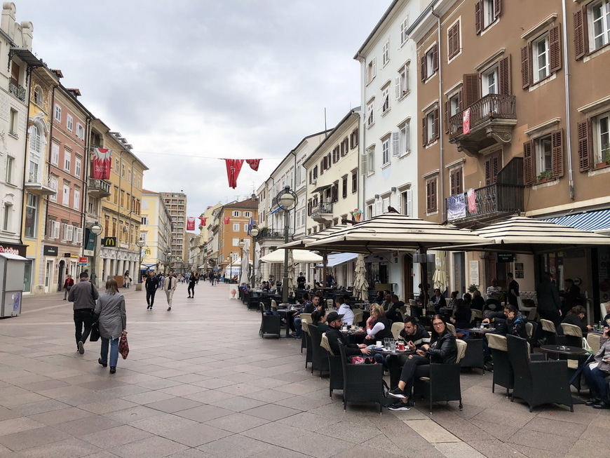 Rijeka se otvorila. Napokon! Nije se više moglo živjeti od njih!