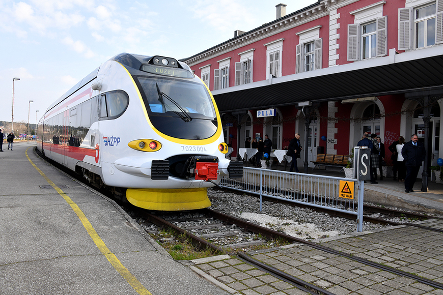 Željeznički kolodvor u Puli (foto: Roberto Matković)