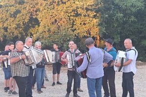 Održan drugi susret harmonikaša 'Zasvirimo i zakantajmo u Glavani'