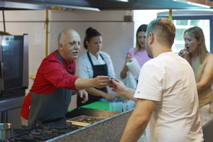 Kako se spravlja 'Broštulani krumpir s orihima'?