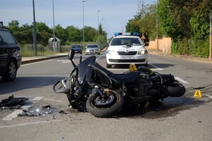 Maloljetnici ozlijeđeni u padu s motocikla, jedan teško