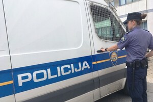 Divljao u kafiću, prijetio smrću ženi i policiji. Strpali ga u zatvor 