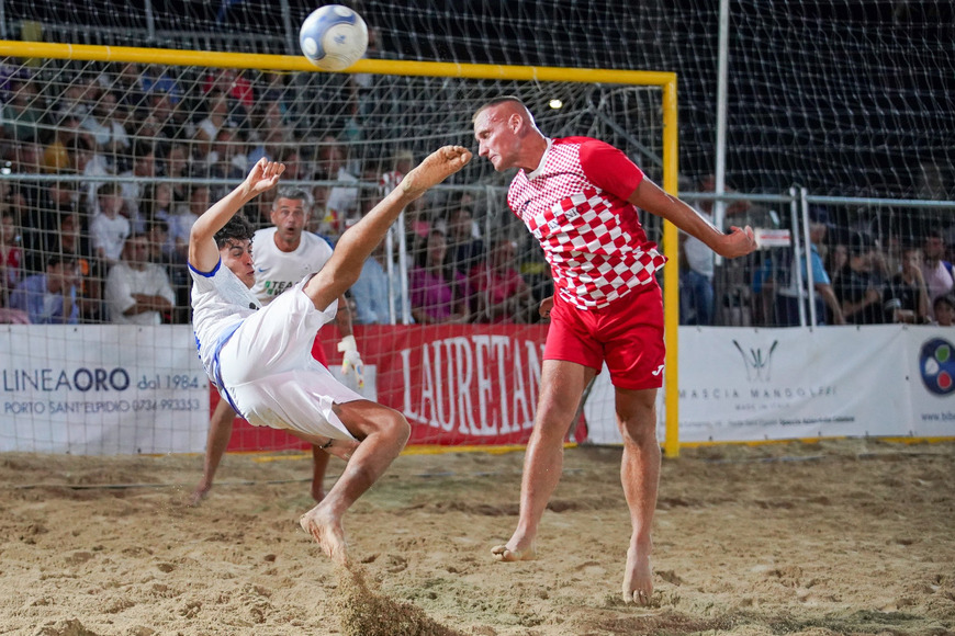 Loren Ivanošić i Robert Lisjak (u pozadini), foto: Mundial beach soccer