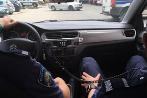 Sukob na parkingu započeo prijetnjama, završio udaranjem vozila u sudionicu svađe