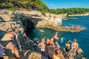 Situacija na pulskoj plaži postala neodrživa, a za sve su krive društvene mreže