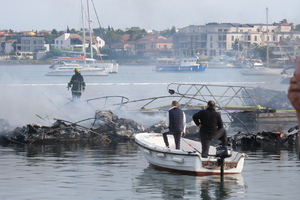 Došli iz Poljske zapaliti samo jednu jahtu, a izgorjelo njih 20-ak