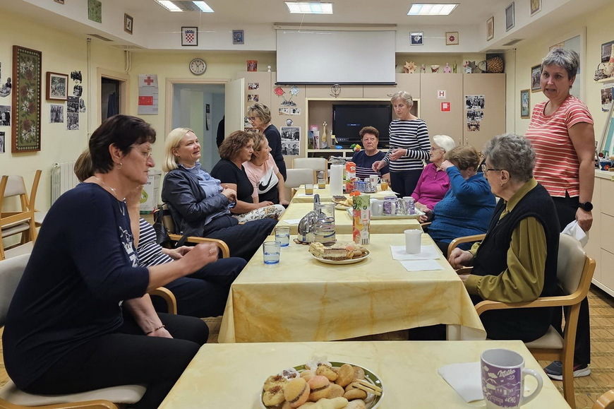 Gradonačelnica Suzana Jašić s korisnicima Poludnevnog boravka