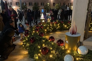 Prva adventska svijeća upaljena i u Poreču, uskoro kreće Advent