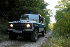 Policija kod Oprtlja zaustavila njemački kombi s trojicom sumnjivih muškaraca