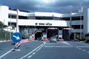 Bina Istra naplaćuje parkiranje ispred tunela Učka i to po cijeni prolaska kroz tunel