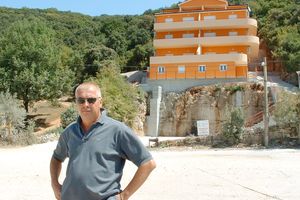 Labinski poduzetnik besplatno ustupa deset stanova u Krnici 50 metara od mora
