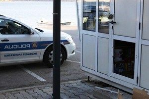 Vrsar: Provalili u kiosk i ukrali cigarete i slatkiše