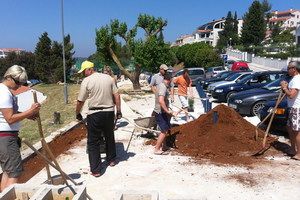 Mještani Pješčane Uvale u akciji uređenja obale: Posađeno gotovo 200 sadnica mediteranskog bilja