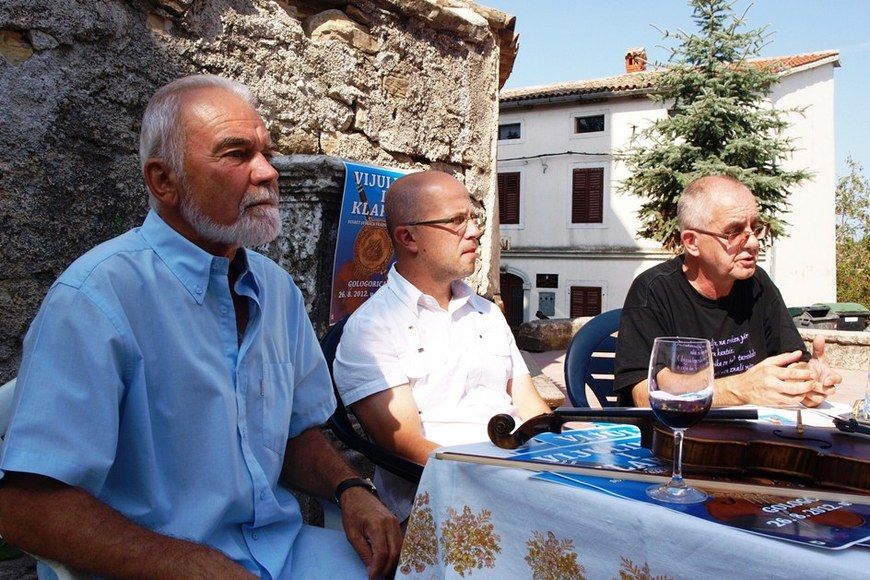 Vladimir Pernić, Emil Daus i David ivić na konferenciji za novinare u Gologorici