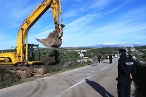 Započelo rušenje u Marčani: Prodat ću zemlju i napraviti veliku reklamu da ljudi ne dolaze u Hrvatsku