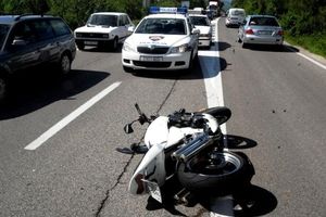 Pula: 52-godišnjak Fiatom oduzeo prednost motociklistu bez vozačke