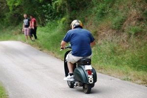 Pijan i bez dozvole vozio neregistriranu Vespu pa završio u zatvoru