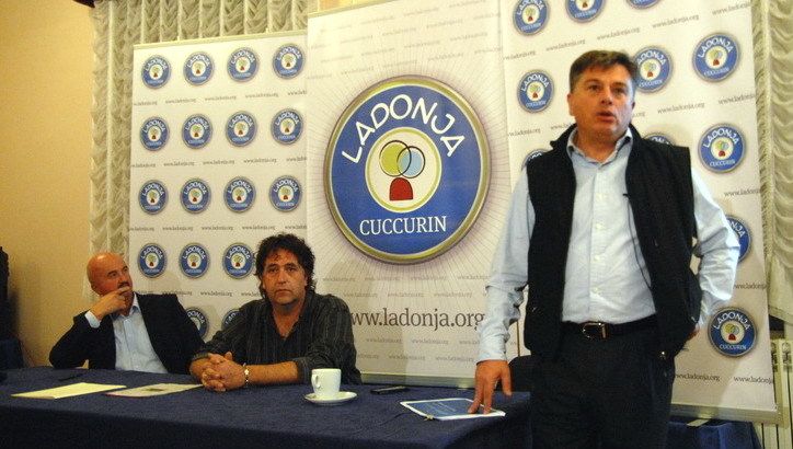 Na novom logotipu Ladonje ime stranke poistovjećeno je s imenom njenog osnivača (Foto: www.ladonja.org)  