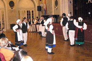 Mladi folkloraši iz Raklja na večeri klapske pjesme Puna mi Pula