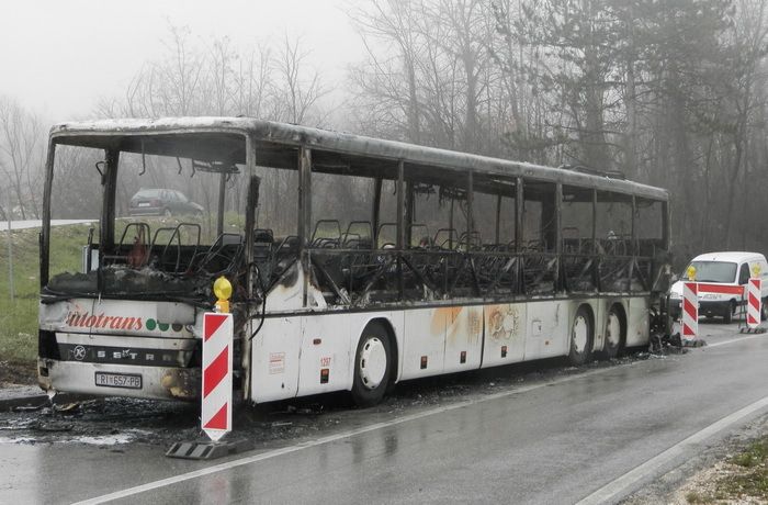 U autobusu srećom nije bilo putnika