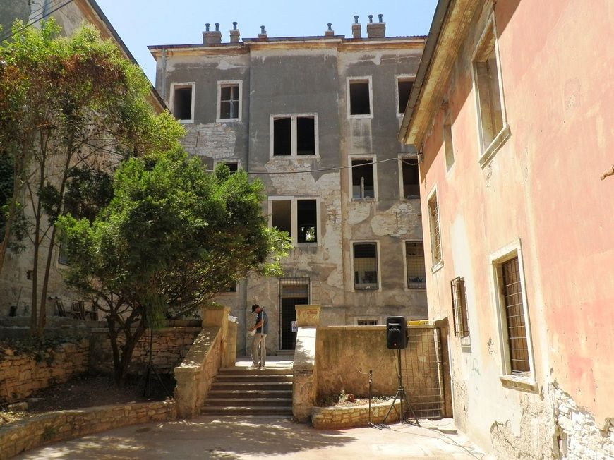 Bivše zgrade pulske Opće bolnice postati će studenski dom i menza (zgrada desno)