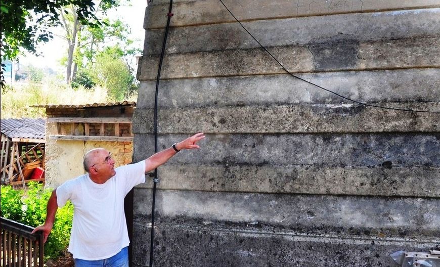 Na unutarnjim zidovima još su vidljivi tragovi otvora koji su služili kao puškarnice za obranu grada