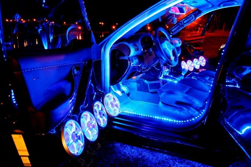 Night Glow - natjecanje u osvijetljenosti automobila