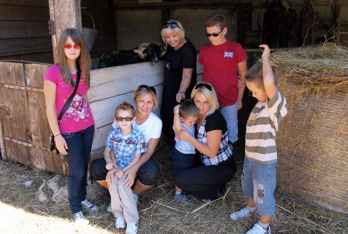 Lejla Ćatić, Suzana Kesedžić i Jasmin Ćatić, Gordana Šestić, Dino Belušić, Marinela, Deni i Oliver Brščić.        